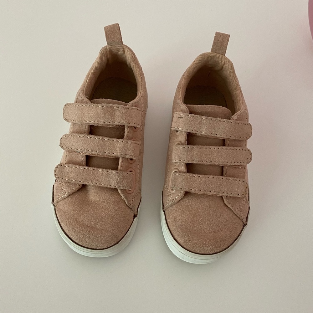 Old Navy Triple Strap Sneakers Size 6